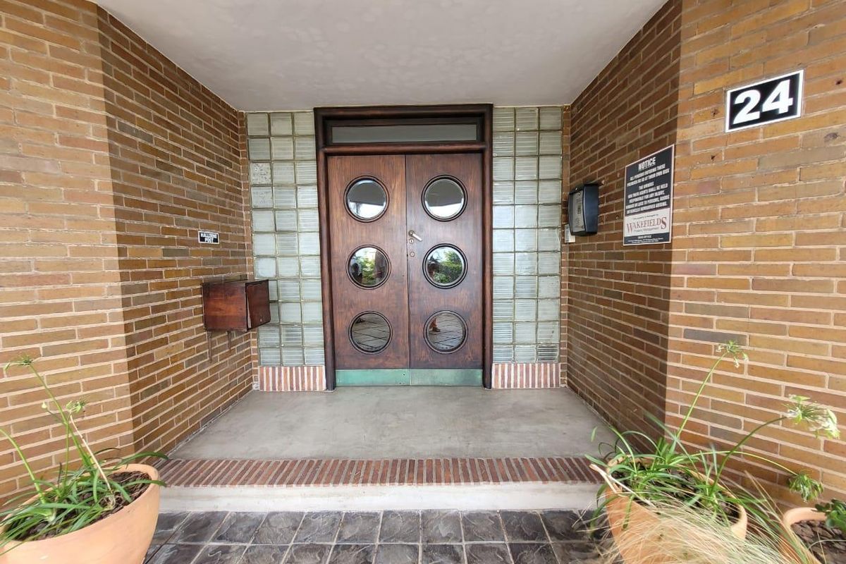 Stylish, Spacious Living in Morningside - Photo 2