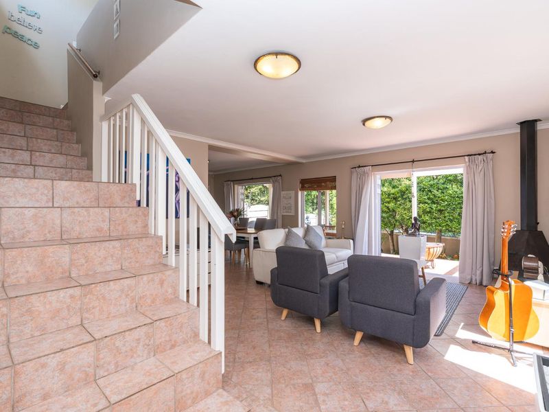 4.950 MIL – PRICED TO SELL!! COME SEE, COME SIGN – THE BEST VALUE IN HOUTBAY - Photo 9