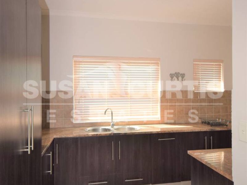 3 Bedroom Penthouse - Photo 9