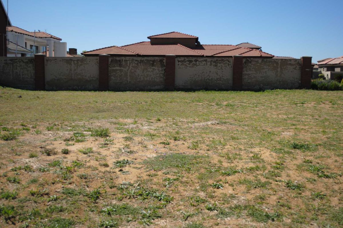 Lovely stand in a secure Estate (negotiable) - Photo 2