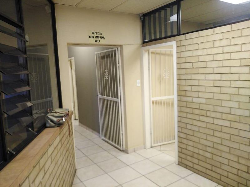Prime Commercial Opportunity: Unit 1 Business Suite – IVH Centrum, Leeuwpoort Street, Boksburg - Photo 4