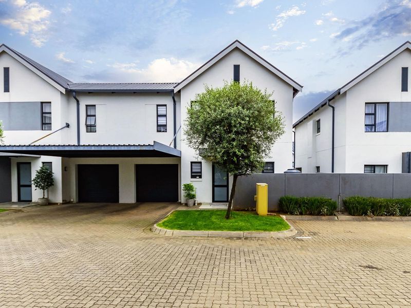 Ideal Family Home In PineHaven - Photo 2
