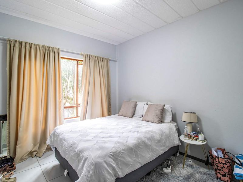 One bedroom apartment for sale in Lonehill - Photo 9