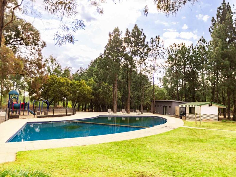 An elite lifestyle, vibrant living, a serene escape with no sacrifices... - Photo 3