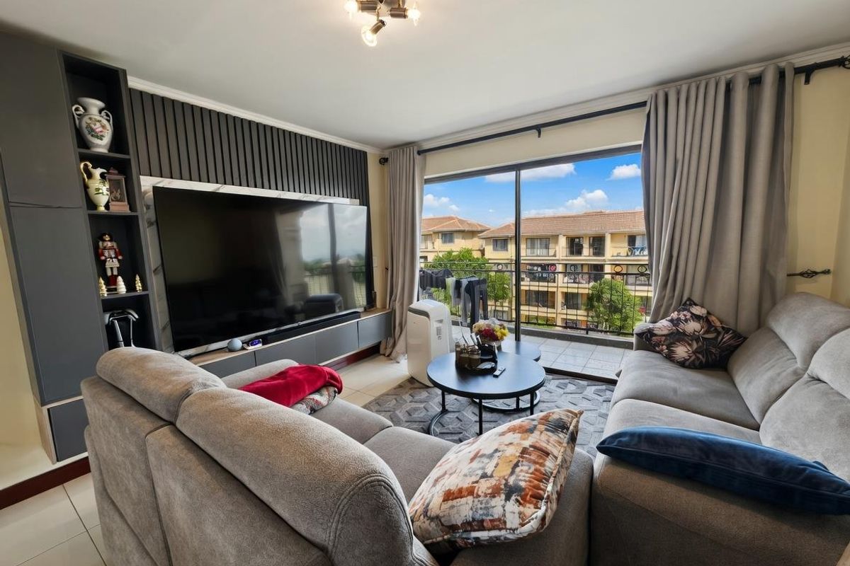WELL PRICED 2 BEDROOM PENTHOUSE APARTMENT FOR RENT IN MIDRAND - Photo 3