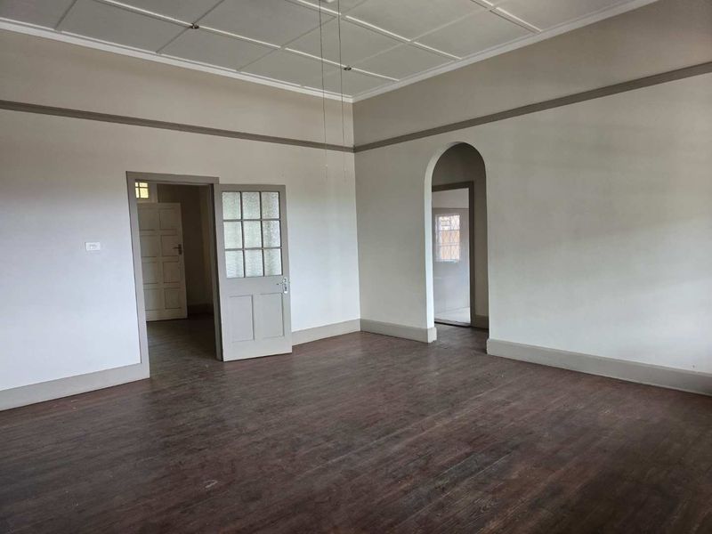 Spacious townhouse in complex gated estate - Photo 2