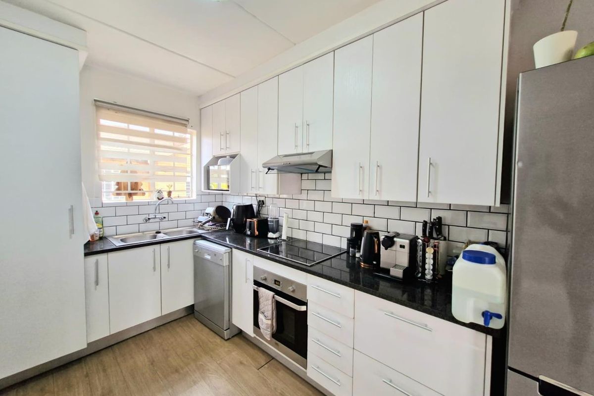 Investment opportunity R12 000pm  Active new Lease - Semi-Detached 2-Bedroom, 1-Bathroom Townhouse . - Photo 3