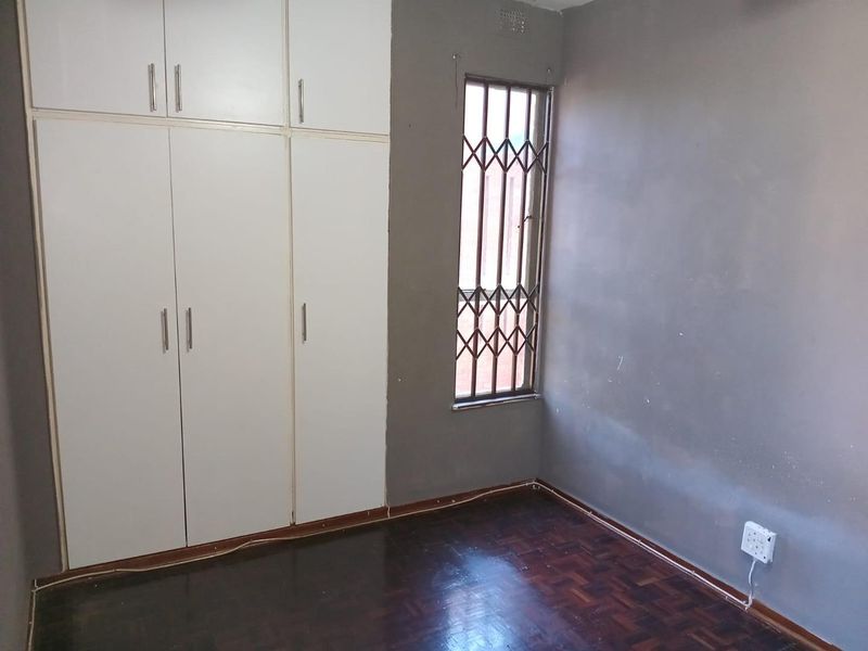 Secure Two-Bedroom Rental Flat in Empangeni Central Complex - Photo 5