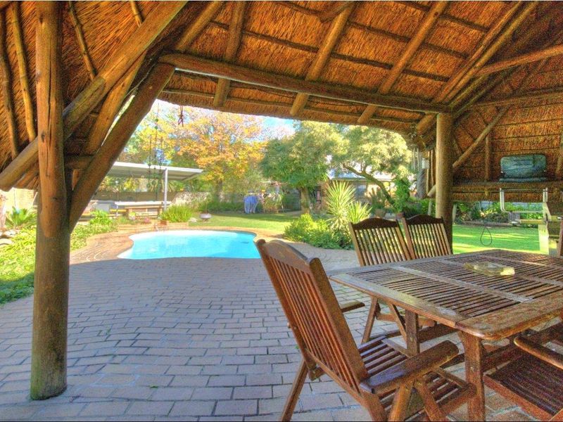 Massive Immaculate family home in prime Brackenhurst! - Photo 4