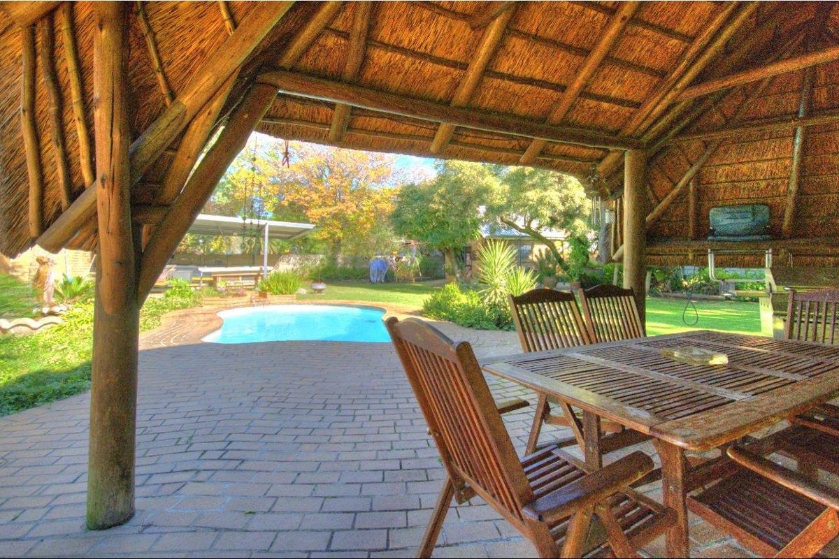 Massive Immaculate family home in prime Brackenhurst! - Photo 4