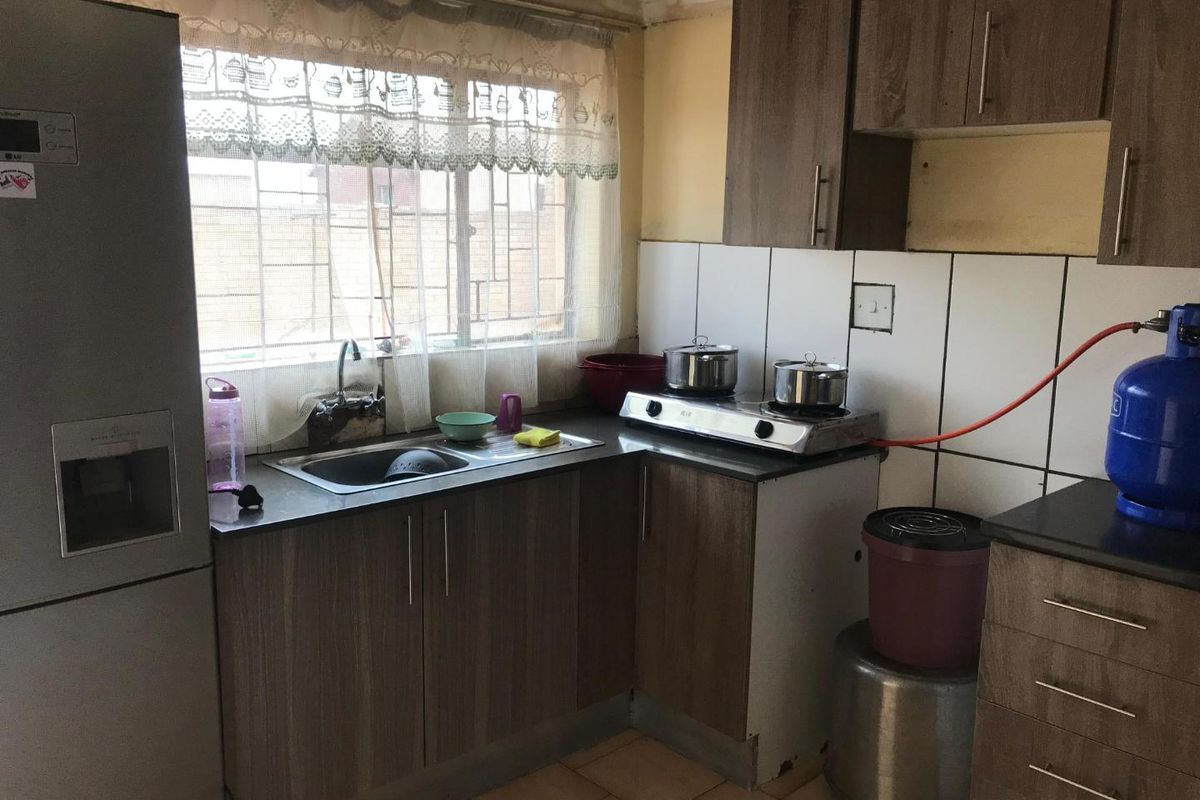 3 Bedroom House for sale - Photo 5