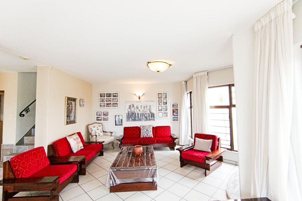 Neat and spacious townhouse in Mainau Complex - Photo 3