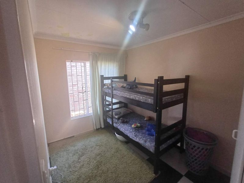 Spacious 2 bedroom 2 bathroom unit in Wilgeheuwel - Photo 10