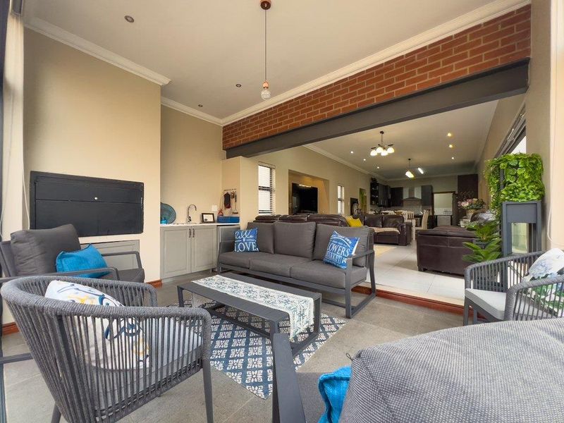 Dual Mandate - Modern Luxury in Midstream Ridge Estate - Photo 4