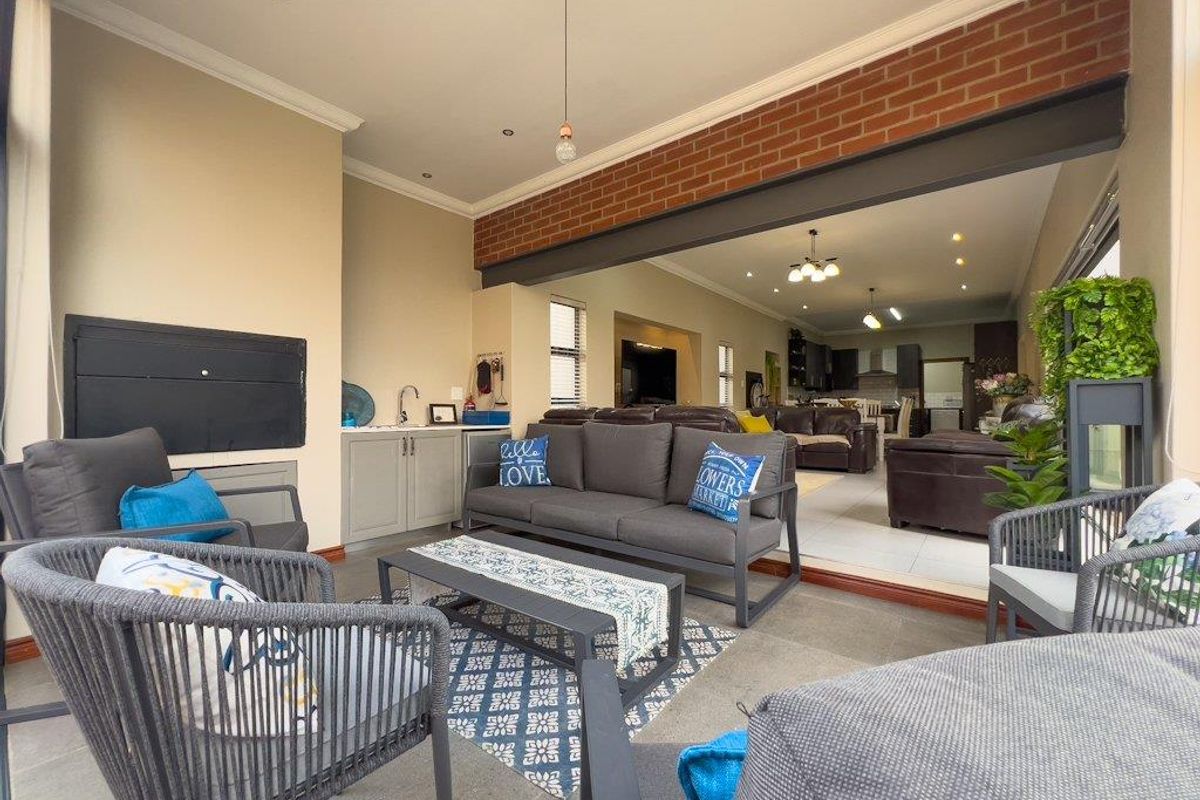 Dual Mandate - Modern Luxury in Midstream Ridge Estate - Photo 4