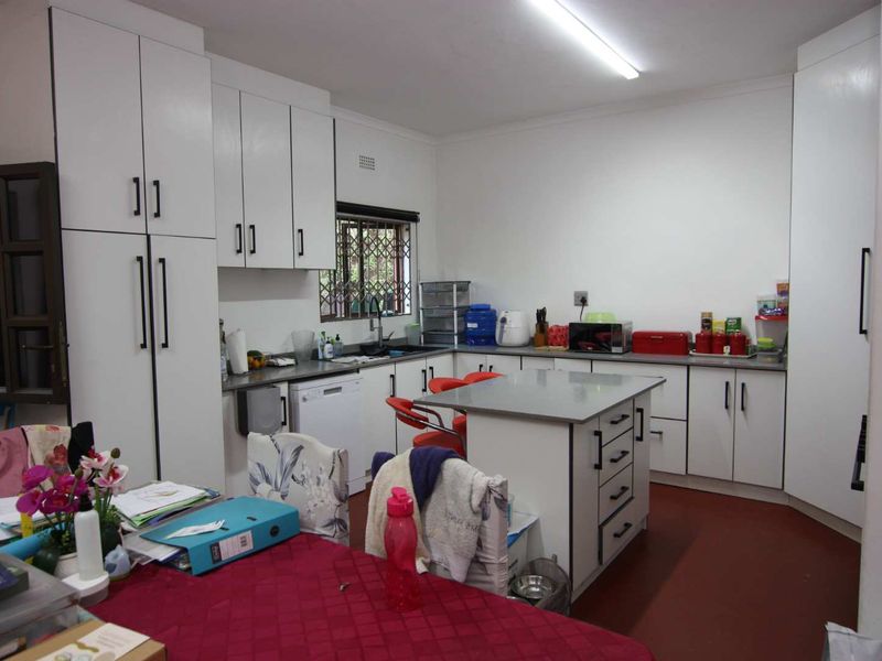 3 Bedroom 2 Bathroom home for rental in Parkhill - Photo 2