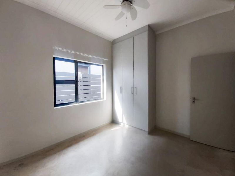 2-bedroom townhouse for sale - Photo 9