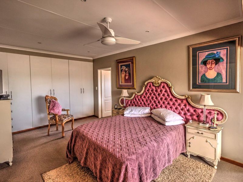 Charming Family Home in a Secure Estate - Photo 4