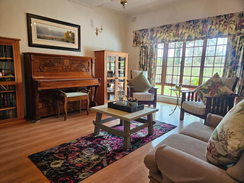 Grand Drakensberg Manor with Guest Lodge Rights & Spectacular Mountain Views – Rosetta, Giants View Estate - Photo 8