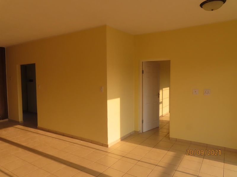 Apartment with balcony in walking distance to city centre - Photo 4