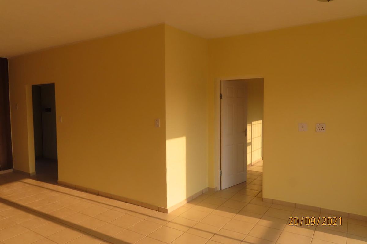 Apartment with balcony in walking distance to city centre - Photo 4