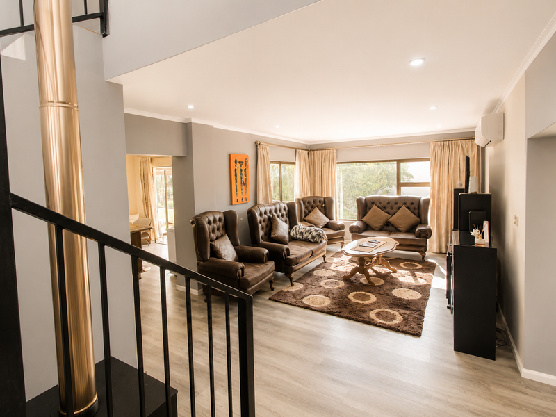 Elegant Family Home Offering Space, Style and Exceptional Entertaining - Photo 4