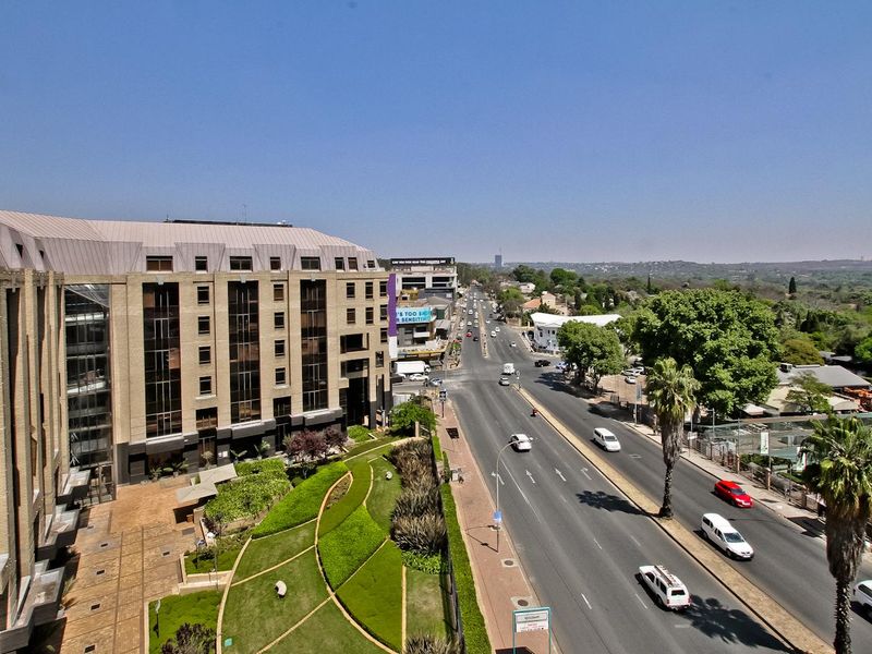 INCREDIBLE 2 BED PENTHOUSE FOR SALE - Photo 9