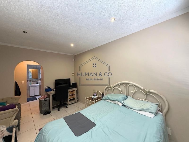 Modern 3-bedroom Townhouse in central area; Walvis Bay - Photo 5