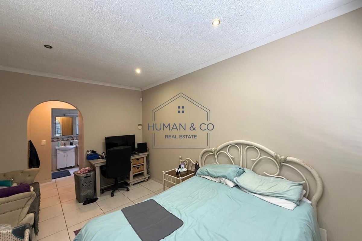 Modern 3-bedroom Townhouse in central area; Walvis Bay - Photo 5