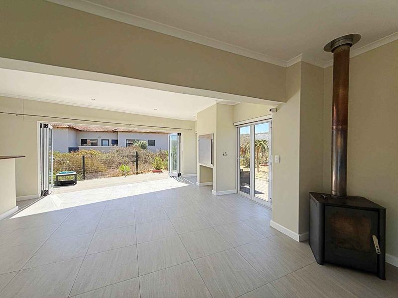 Modern Family Home with Exceptional Views - Photo 9