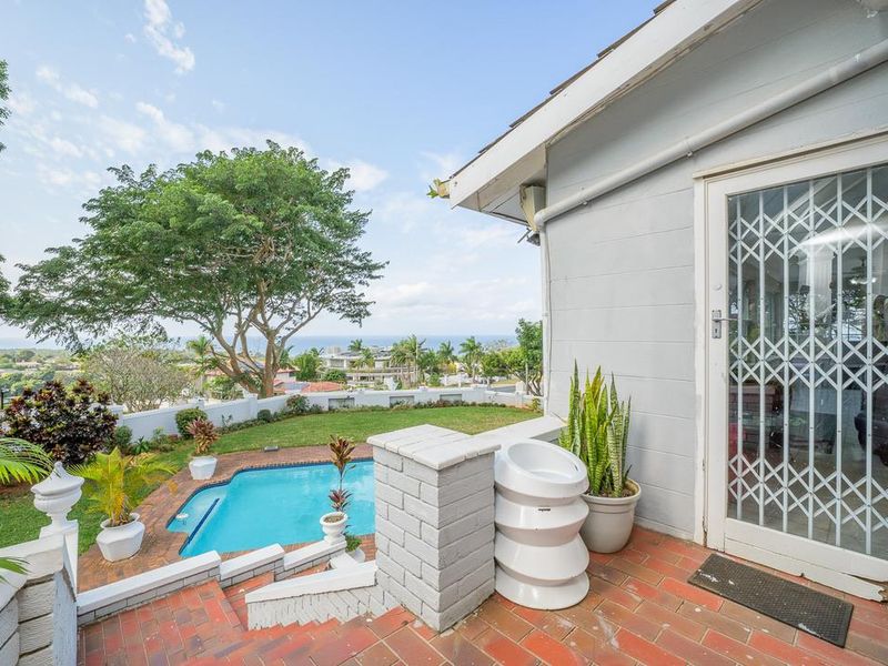 Hendra - Exceptional Family Residence with Panoramic Sea Views in Prime Upper La Lucia - Photo 3
