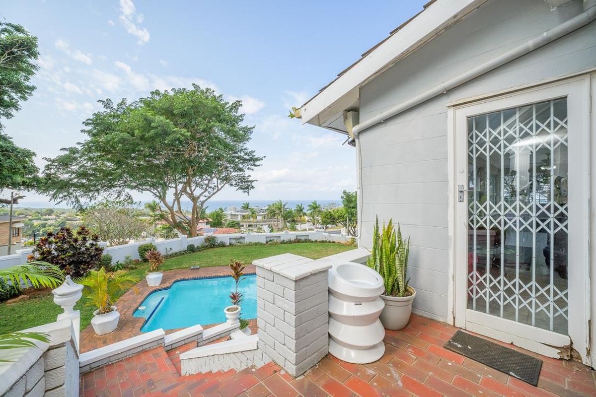 Hendra - Exceptional Family Residence with Panoramic Sea Views in Prime Upper La Lucia - Photo 3
