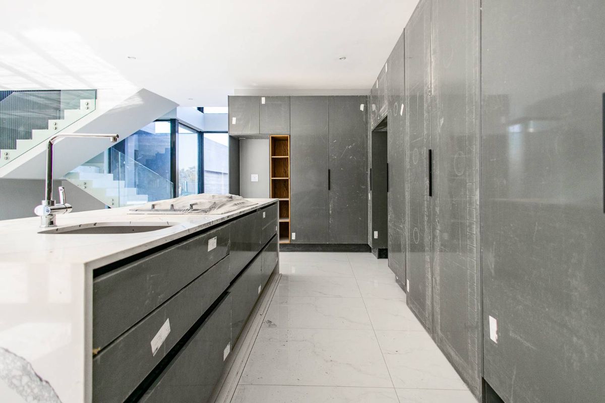 Modern Luxury Living - Photo 4