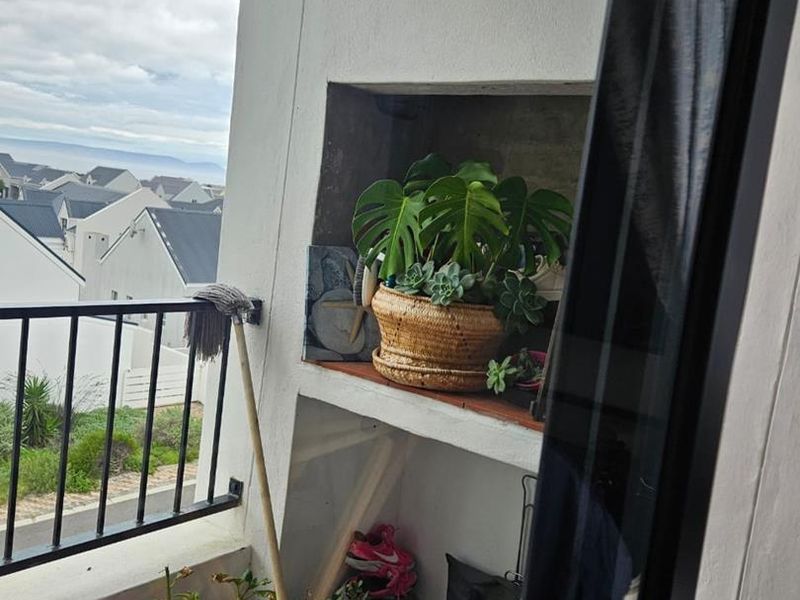 2 Bed 1 Bath Unfurnished First Floor Endevour Mariners Village 1/9 - Photo 3