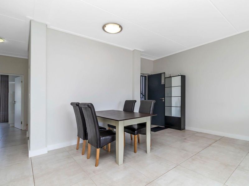 Furnished lock up and go - Photo 6