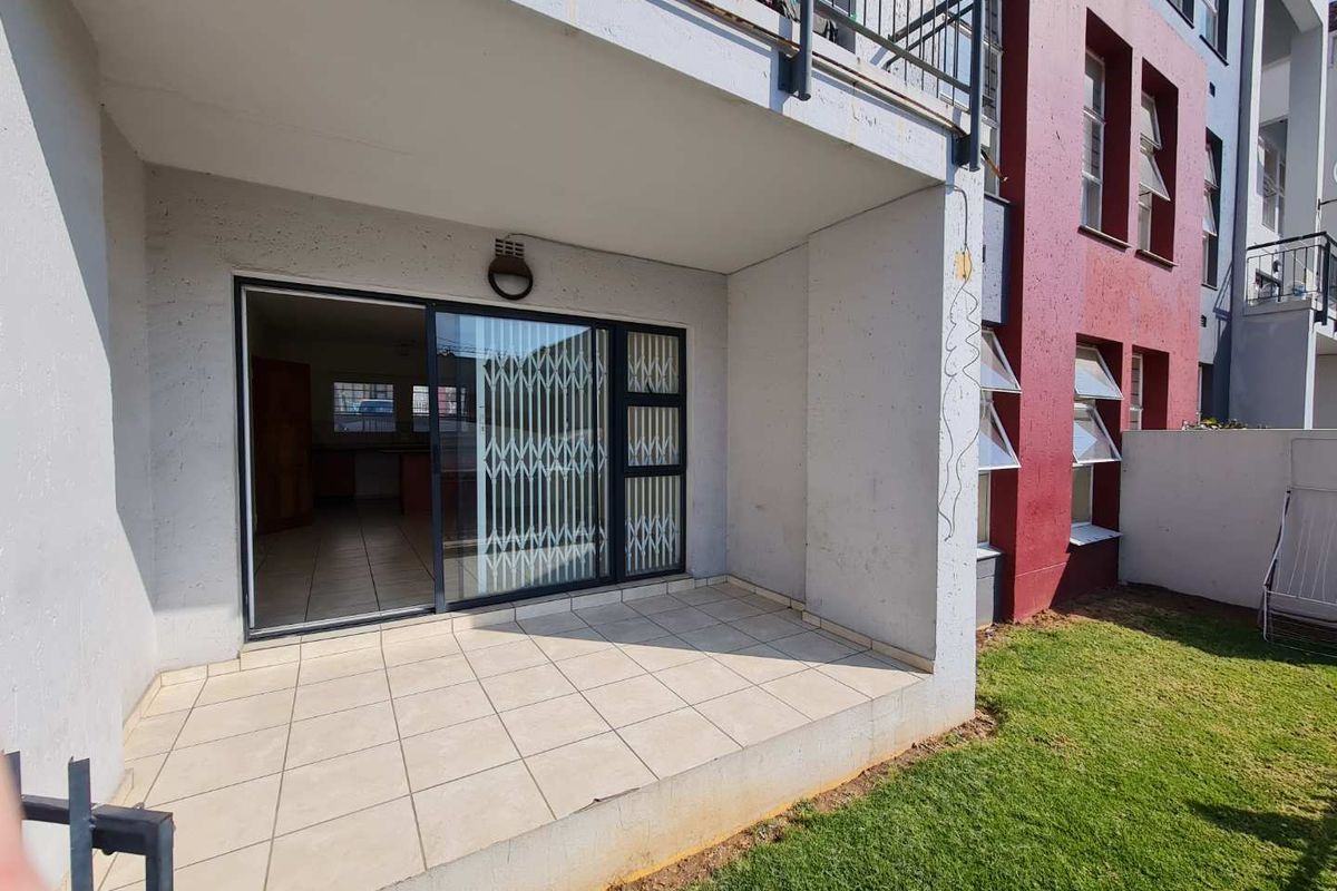 **2 Bed Ground Floor Apartment in the Heart of Ferndale, Randburg** - Photo 5