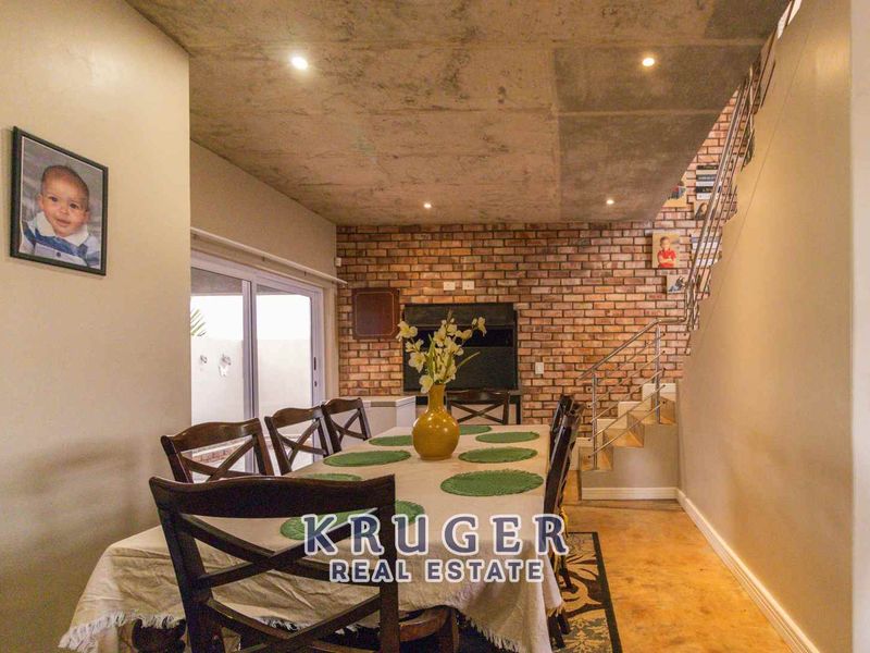 🌟 Modern Dual-Home Investment Gem - Photo 8