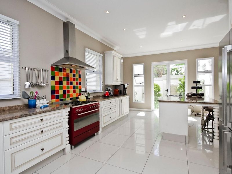 Elegance and sophistication abound in this grand Bryanston home. - Photo 7