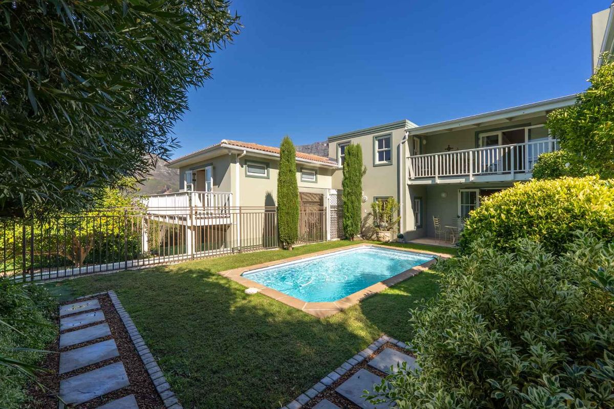 A Warm, Welcoming Home in Secure Tamboerskloof Estate - Photo 2