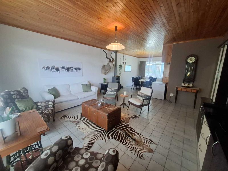 Family home with a flat - Photo 4