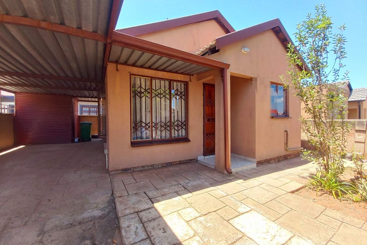 Two Bedrooms house for sale in Soshanguve VV - Photo 4