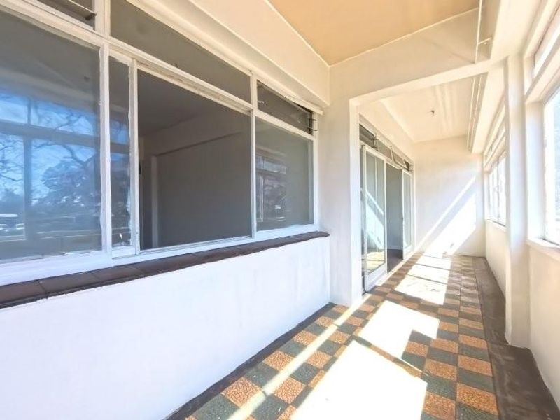 ONE AND HALF BEDROOM FLAT IN PRETORIA WEST : SIX MONTHS SPECIAL PRICE - R4020.00. - Photo 9