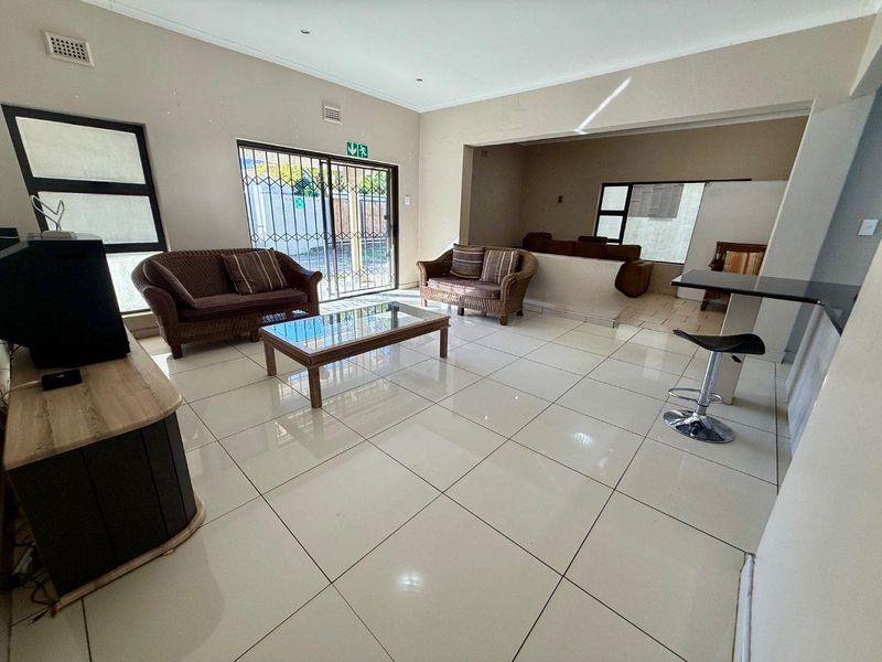 4 Bedroom house with flat for sale - Photo 2