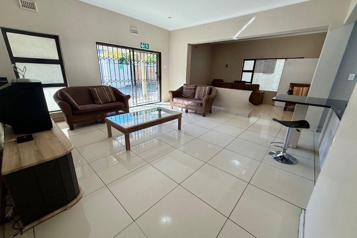 4 Bedroom house with flat for sale - Photo 2