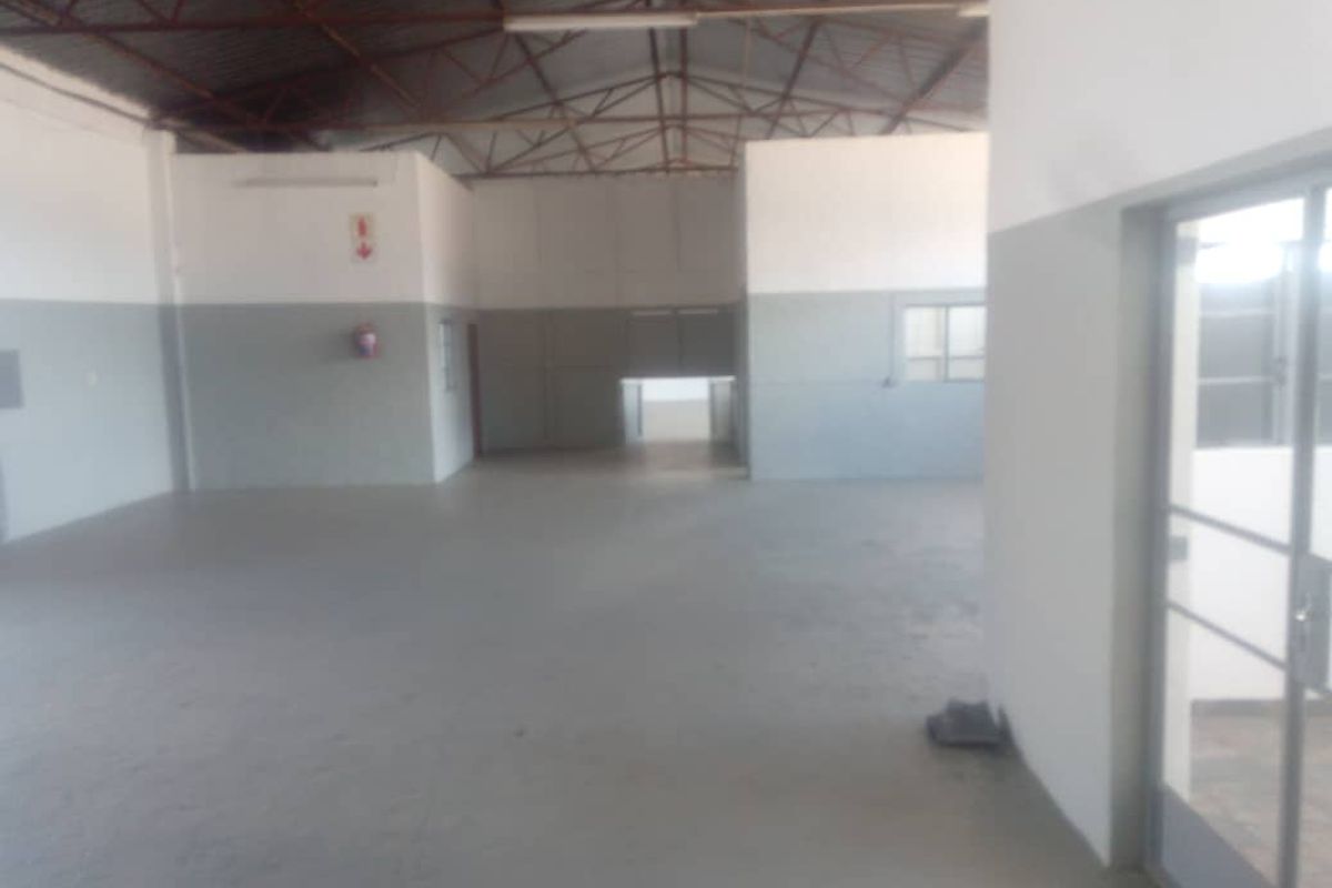 Warehouse For Sale in Southern Industrial - Photo 2