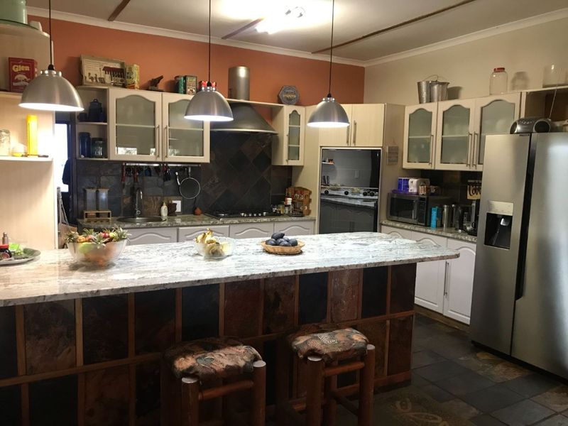 Welcome Home to your own piece of Paradise - Photo 2