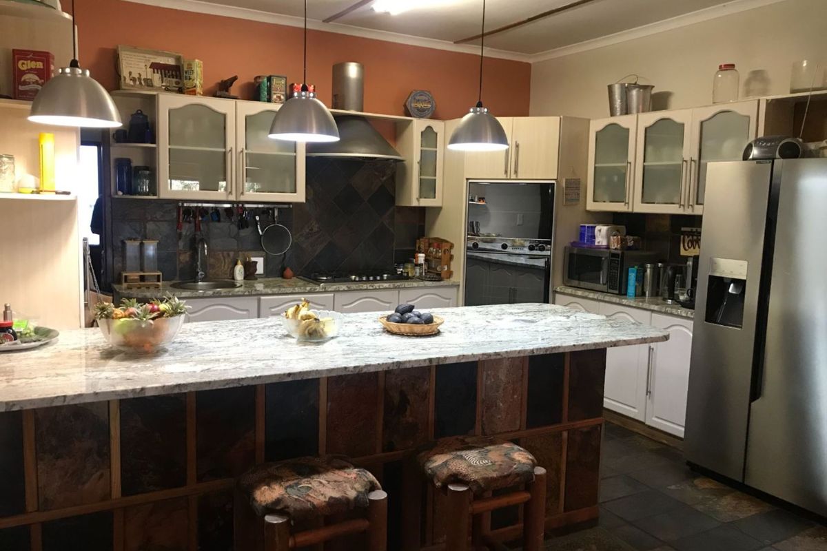 Welcome Home to your own piece of Paradise - Photo 2