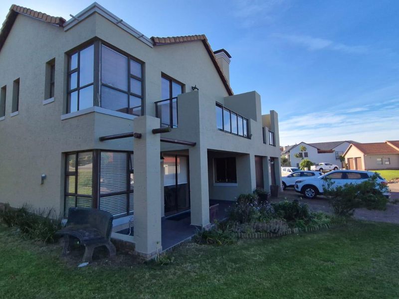 Secure Estate Living Townhouse - Photo 2