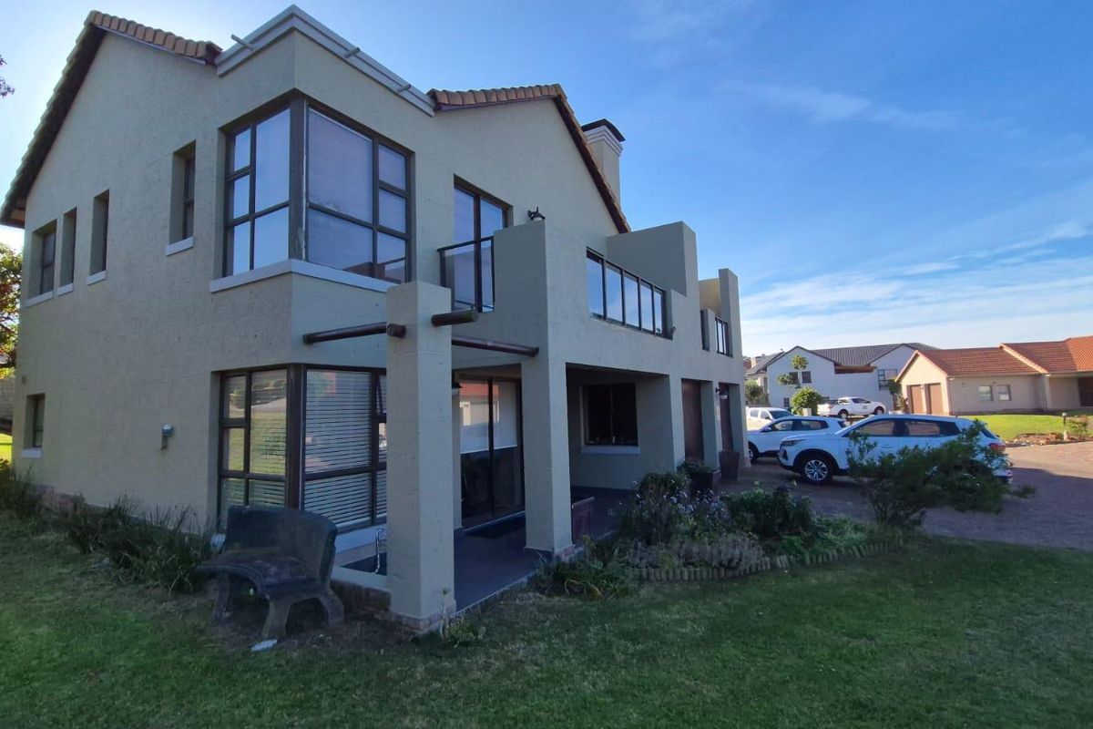 Secure Estate Living Townhouse - Photo 2