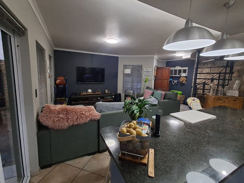 3 Bedroom Duplex in Secure Albemarle Estate - Photo 8